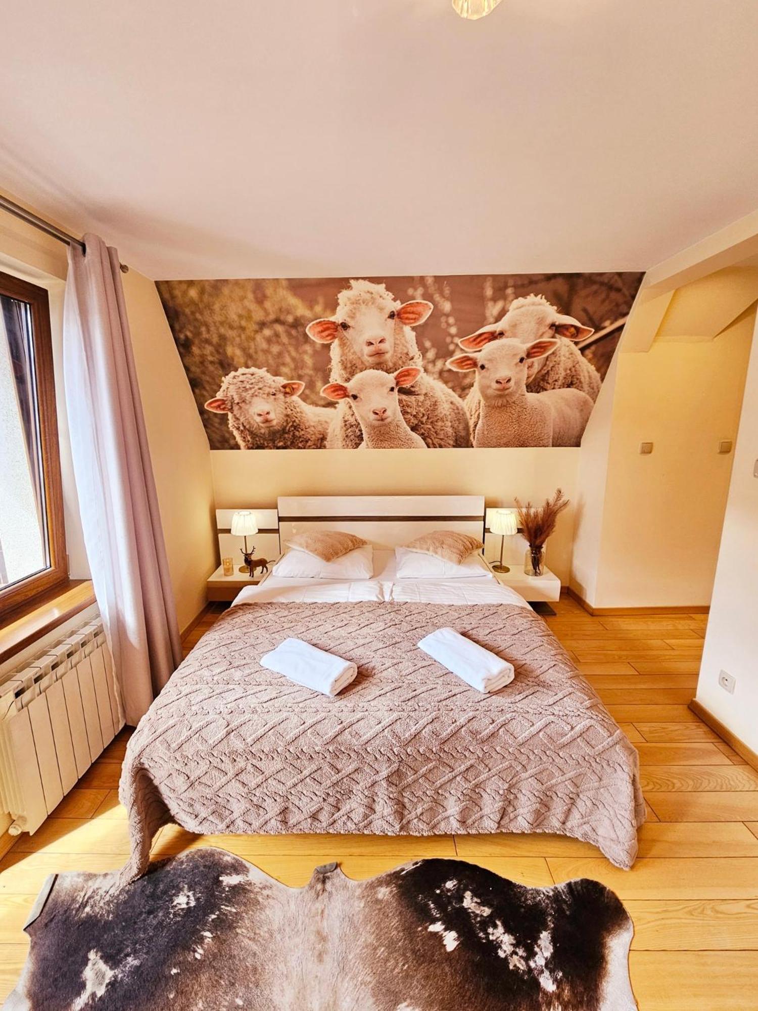 Bed & Breakfast Regina Ii & *